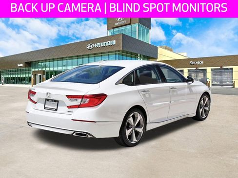 Used 2018 Honda Accord Touring image 5
