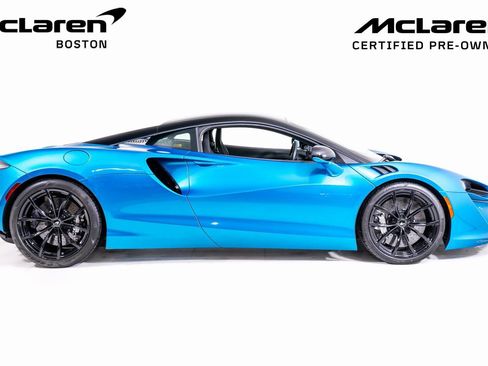 Used 2024 McLaren Artura RWD image 6