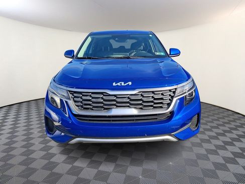 Used 2023 Kia Seltos LX AWD/4WD image 2