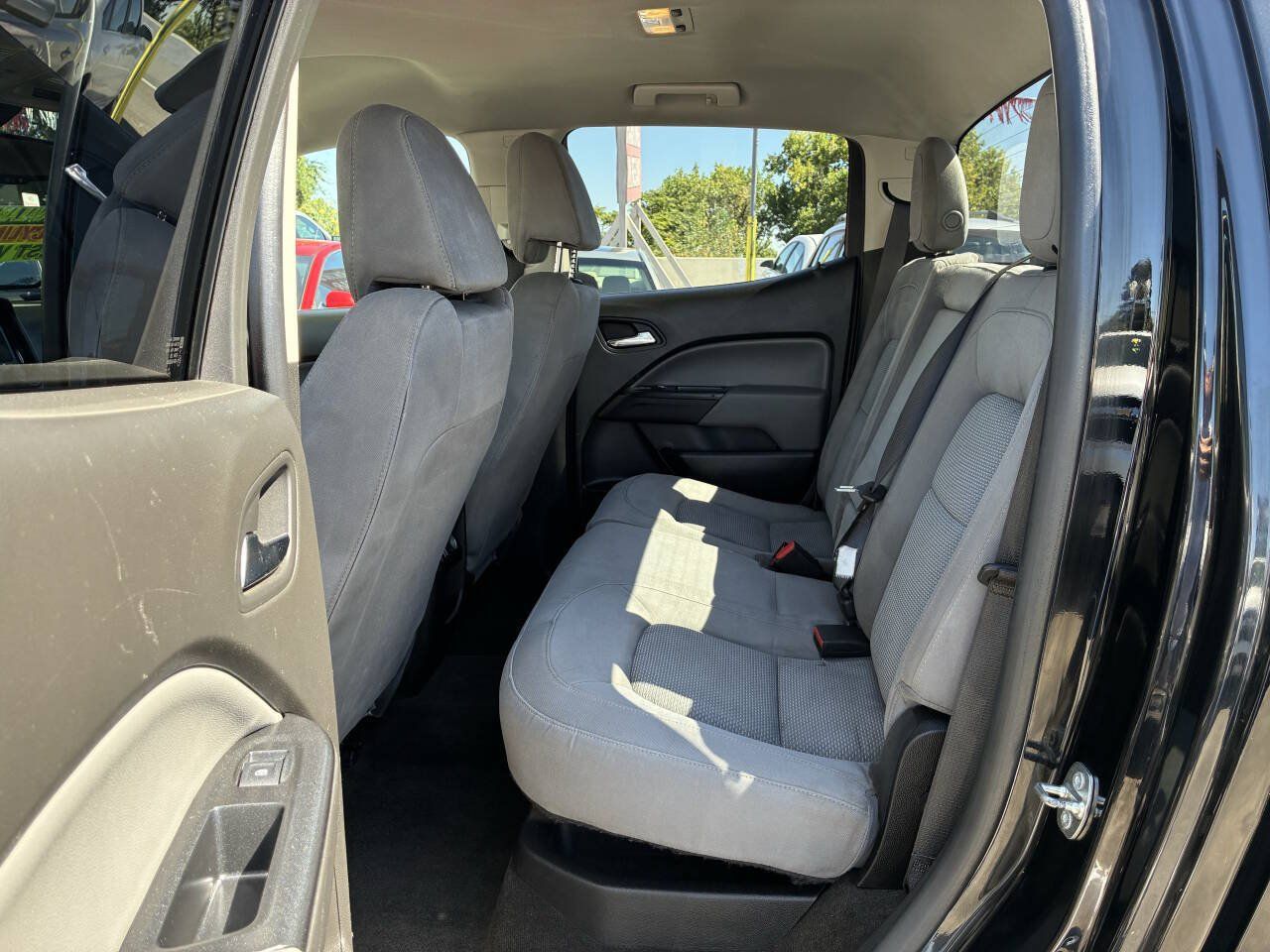 Used 2015 Chevrolet Colorado LT w/ LT Convenience Package RWD image 4