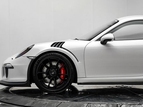 Used 2016 Porsche 911 GT3 RS RWD image 10