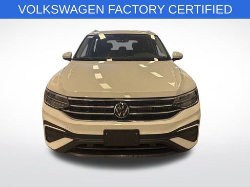Used 2024 Volkswagen Tiguan SE image 2