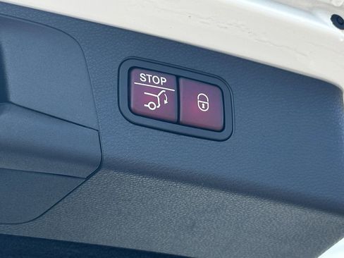 Certified 2022 Mercedes-Benz E 450 4MATIC All-Terrain Wagon image 22