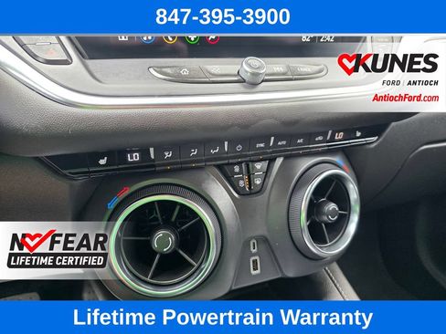 Used 2025 Chevrolet Blazer LT FWD image 35