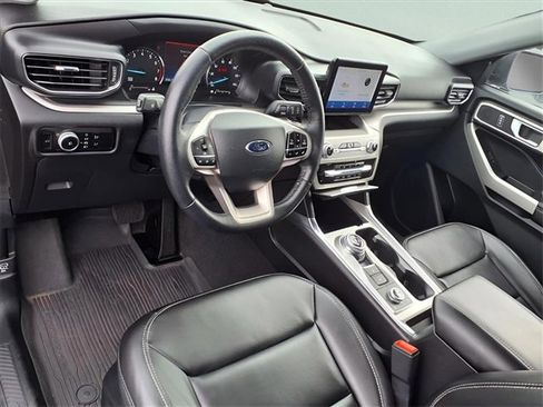 Used 2023 Ford Explorer XLT w/ Equipment Group 202A image 19