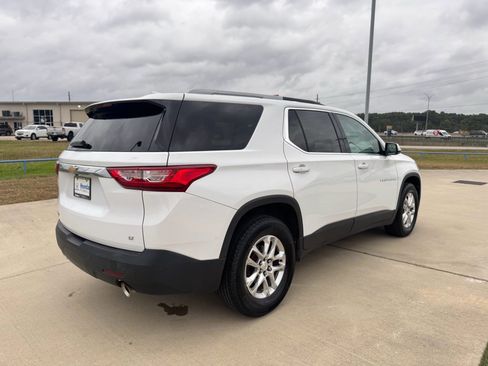 Used 2018 Chevrolet Traverse LT image 8