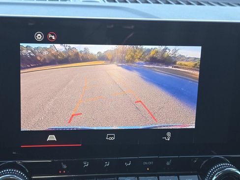 New 2026 GMC Canyon Elevation w/ Convenience Package RWD image 32