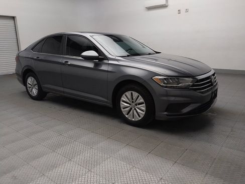 Used 2019 Volkswagen Jetta SE image 13