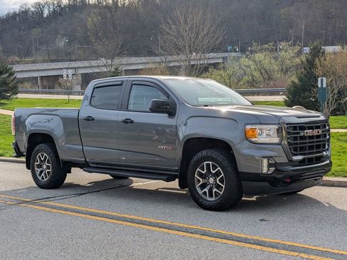 Used 2022 GMC Canyon AT4 image 5