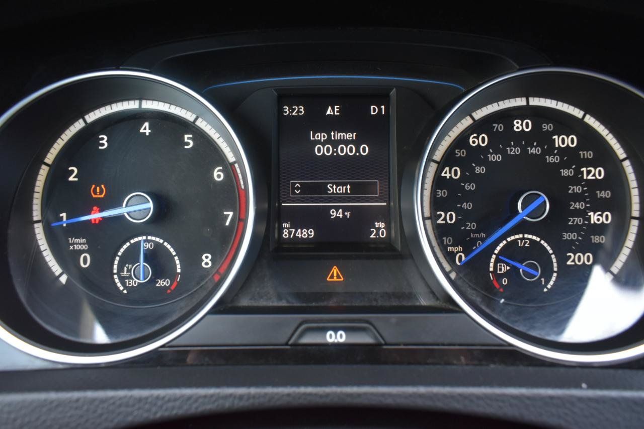 Used 2015 Volkswagen Golf R 4-Door AWD/4WD image 17