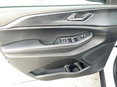 New 2025 Jeep Grand Cherokee L Altitude image 11