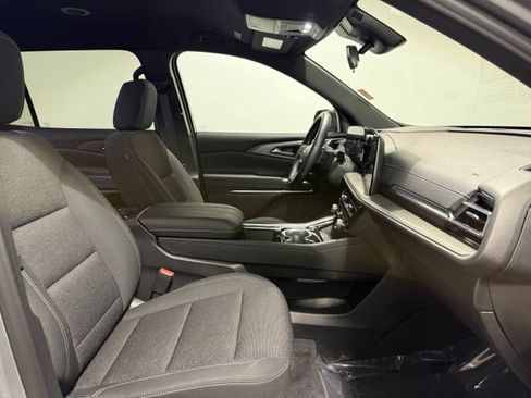 Used 2026 Chevrolet Traverse LT FWD image 27