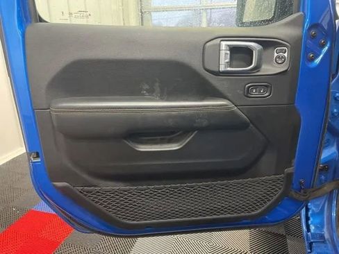 Used 2024 Jeep Wrangler Unlimited Sahara image 8