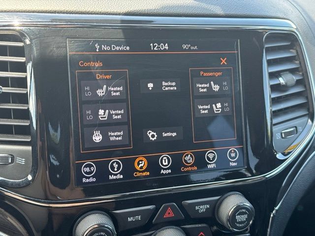 Certified 2019 Jeep Grand Cherokee Overland AWD/4WD image 40