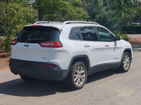 Used 2016 Jeep Cherokee Latitude FWD image 4