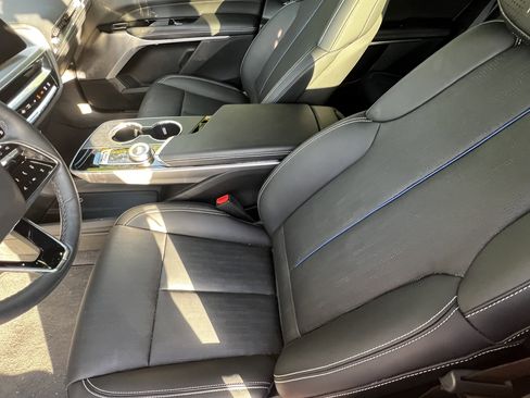 Used 2025 Cadillac Lyriq Sport image 16