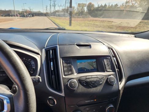 Used 2018 Ford Edge SEL image 9