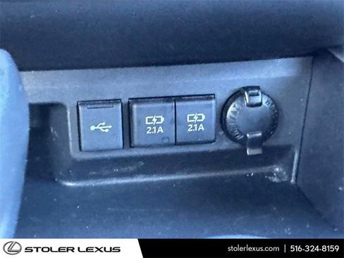 Used 2020 Toyota Highlander XLE image 28