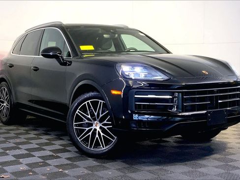 Used 2025 Porsche Cayenne image 9