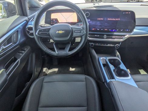 Used 2024 Chevrolet Equinox EV LT FWD image 16