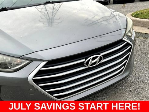 Used 2018 Hyundai Elantra SE FWD image 37