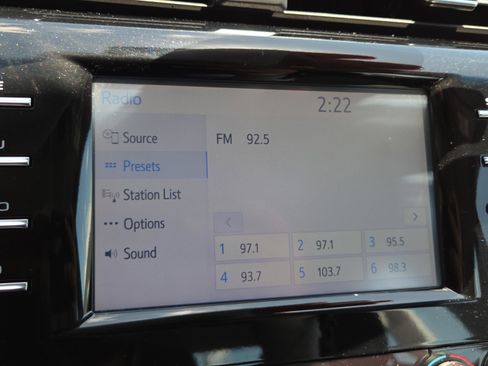 Used 2018 Toyota Camry XLE FWD image 26