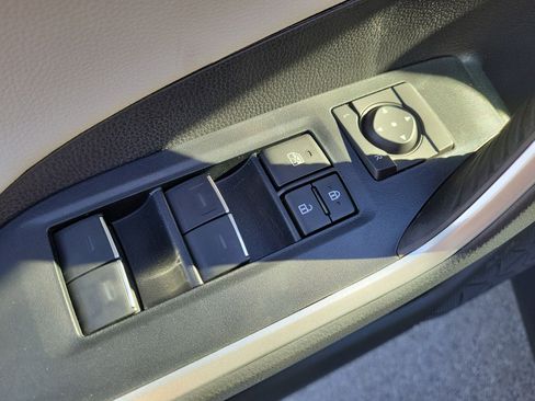 Used 2025 Toyota RAV4 Limited image 20