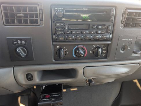Used 2003 Ford F250 XLT AWD/4WD image 8