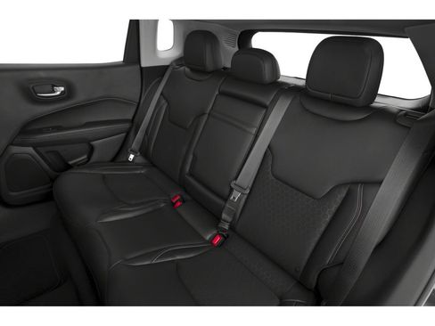 Used 2018 Jeep Compass Latitude w/ Popular Equipment Group AWD/4WD image 11