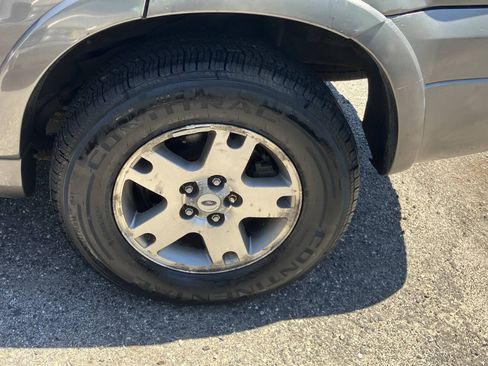 Used 2005 Ford Escape Limited AWD/4WD image 13