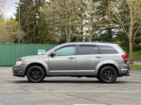 Used 2012 Dodge Journey SXT w/ Flexible Seating Group image 2