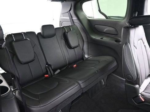 New 2025 Chrysler Voyager LX image 16