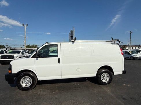 Used 2018 Chevrolet Express 2500 w/ Driver Convenience Package image 9