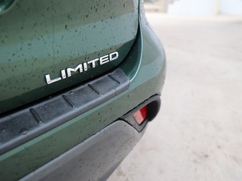 Used 2024 Toyota Highlander Limited image 12