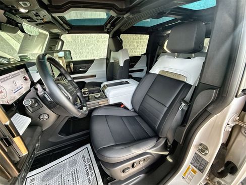 Certified 2024 GMC Hummer EV 3X w/ LPO, Illumination Package image 19