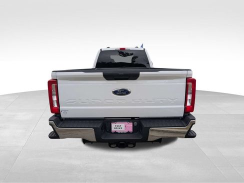 Used 2024 Ford F250 XLT AWD/4WD image 5