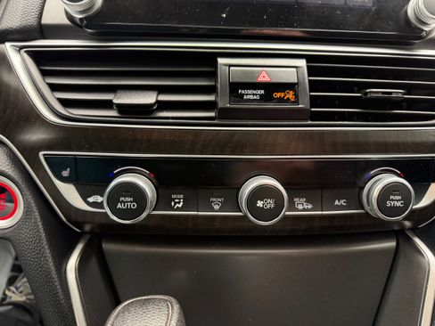 Used 2019 Honda Accord EX image 19