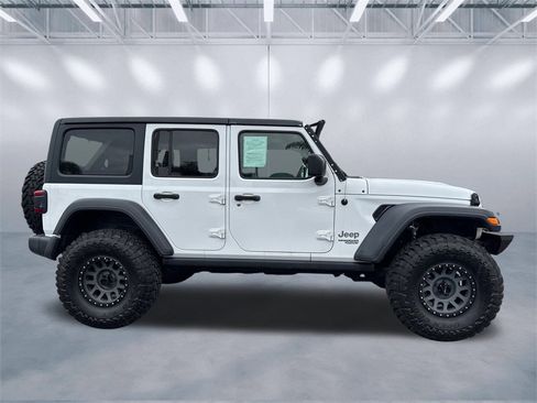 Used 2018 Jeep Wrangler Unlimited Sport S image 3