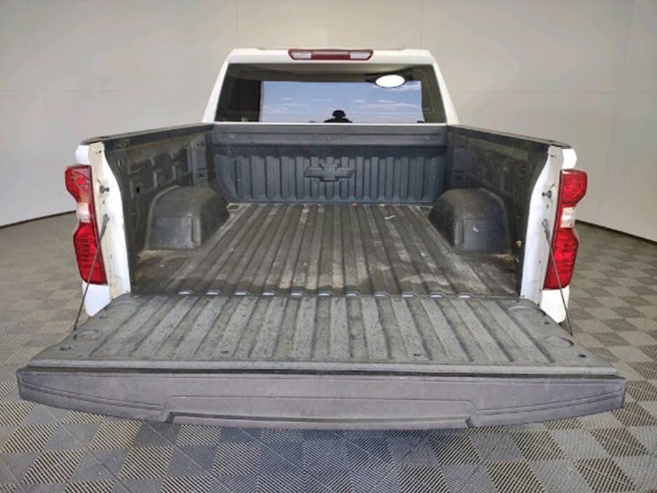 Used 2022 Chevrolet Silverado 1500 W/T w/ Trailering Package AWD/4WD image 8