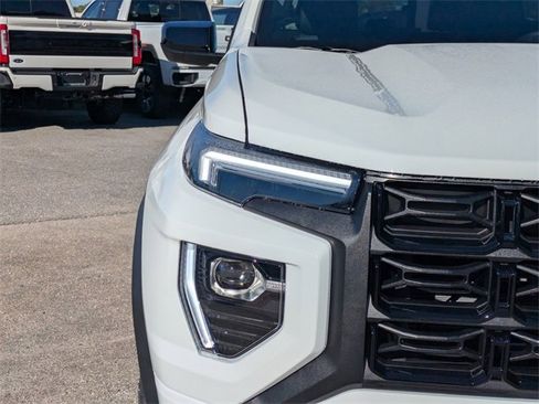 New 2026 GMC Canyon Elevation w/ Convenience Package image 9