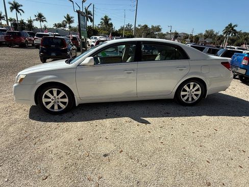 Used 2005 Toyota Avalon XLS image 5