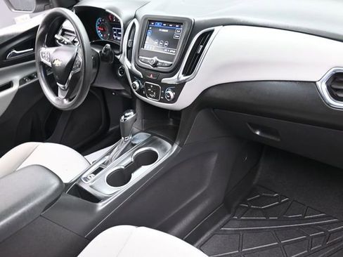 Used 2021 Chevrolet Equinox LS w/ LS Convenience Package image 24