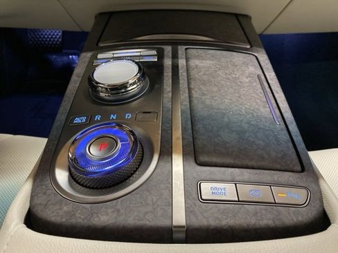 Used 2024 Genesis G80 image 59