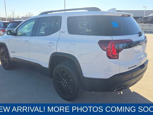 Used 2022 GMC Acadia SLT w/ Elevation Edition image 3