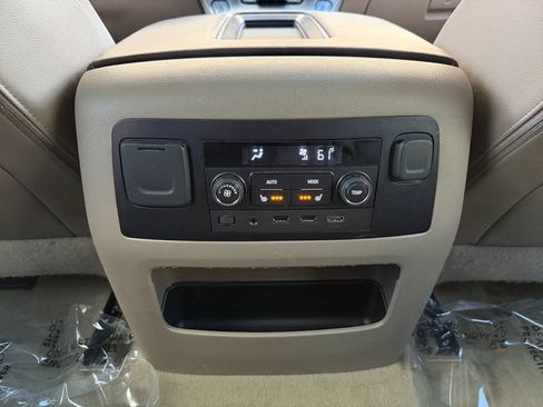 Used 2018 Chevrolet Tahoe LT AWD/4WD image 32