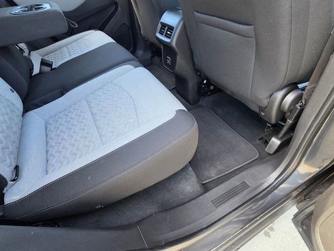 Used 2022 Chevrolet Equinox LS w/ LS Convenience Package image 17