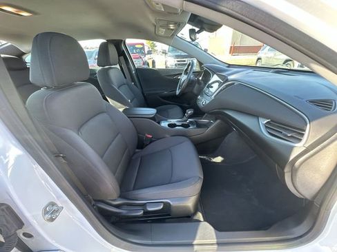Used 2024 Chevrolet Malibu LT w/ Sport Edition image 22
