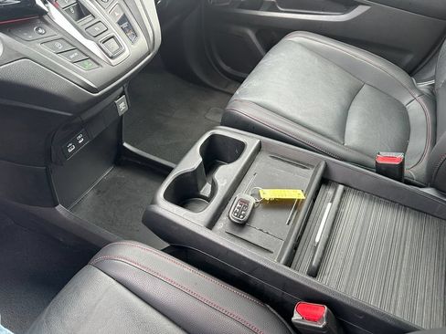 Used 2025 Honda Odyssey Sport-L image 18