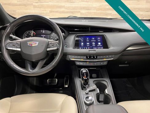 Used 2023 Cadillac XT4 Sport image 2