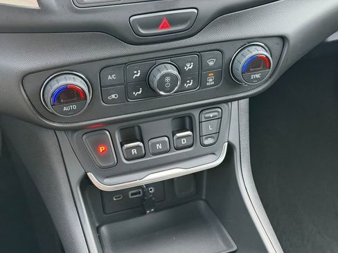 Used 2019 GMC Terrain SLE w/ Driver Convenience Package image 23